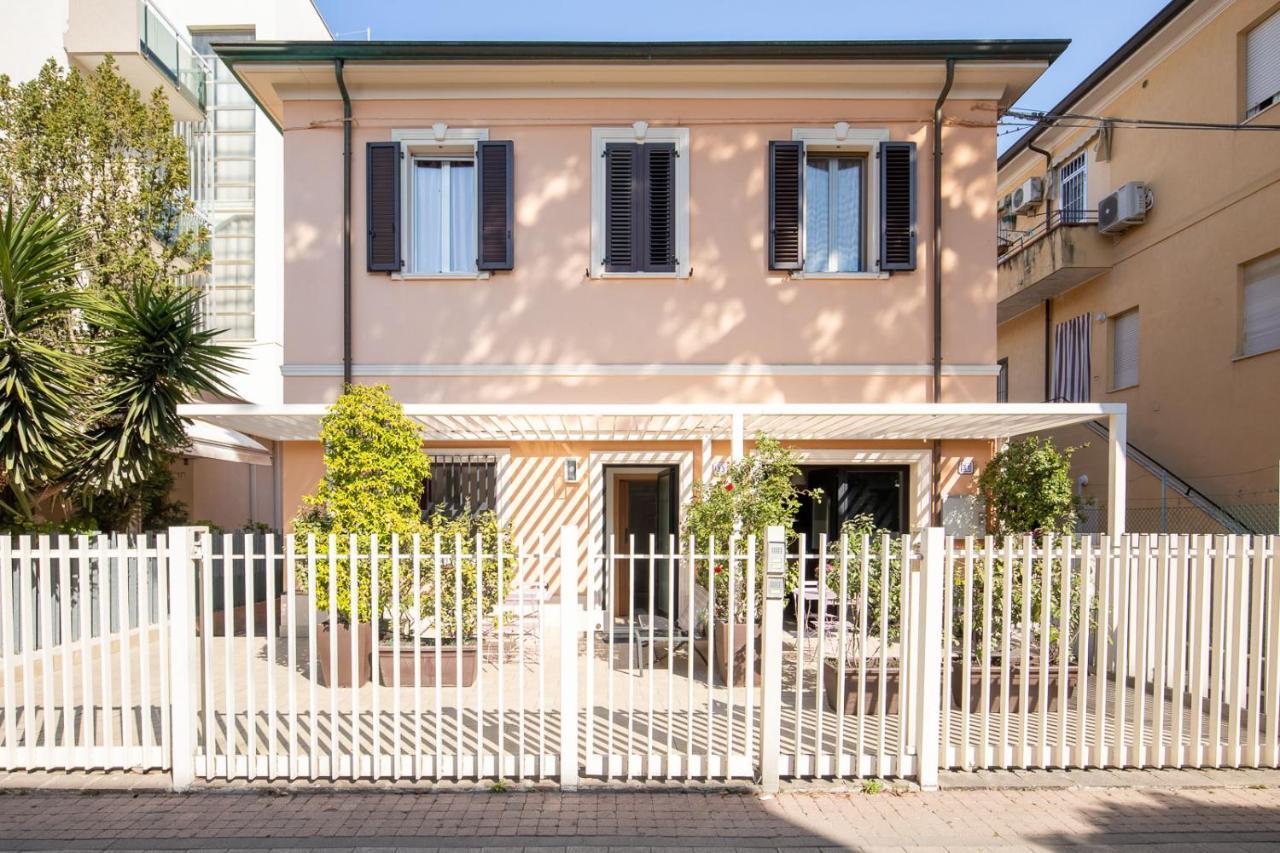 Bilocale Con Giardino A 200Mt Dal Mare - Homeunity 里米尼 外观 照片